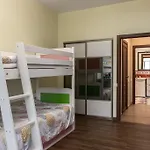 Lovely 2-Bdrm Condo Ideal For Couples And Family With Children, Free Parking On Premises