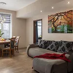Lovely 2-Bdrm Condo Ideal For Couples And Family With Children, Free Parking On Premises
