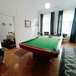 Unique Spacious Classic 3 Bedroom Midtown Apartment ! Billiard Room !
