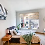 Leonardo Studio Apartments In City Center