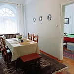 Unique Spacious Classic 3 Bedroom Midtown Apartment ! Billiard Room !