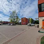 Sunny Family Apartment