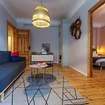 Design Apartment With Vintage Twist In Central