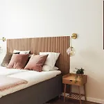 Avotu New And Cozy Place