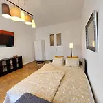 Dainas 2-Room Apartment - Arena Riga