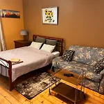 Unique Mailo Cottage