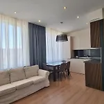Kaivas Apartment - Modern & Cozy