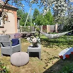 Cozy Private House With A Yard & Parking