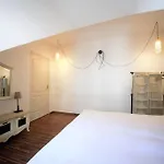 3 Bedroom / Compact Apt Old Town