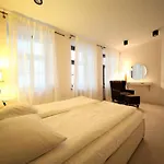 Lovely Two Bedroom In The Old Town