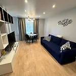 Parkside Escape: Stylish 1-Br