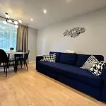Parkside Escape: Stylish 1-Br