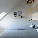 Bright Attic Flat In The Centre
