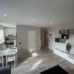 Expansive One Bedroom Gem In A Peaceful Locale