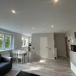 Expansive One Bedroom Gem In A Peaceful Locale