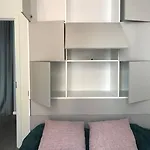Artsy Central Flat