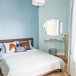 Modern Apartment In City Center!