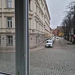 City Inn 3 Bedrooms Apartment Next To Dom Square