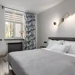 Moderns Un Kluss Dzivoklis 41 M2