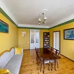 Spacious And Bright Center Apartment With Cityview
