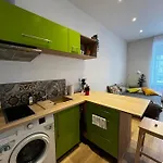Cozy Flat Near Center