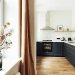 New Spacious And Cozy Apartment