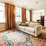 New Spacious And Cozy Apartment