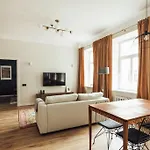New Spacious And Cozy Apartment