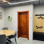 Brivibas Residence - West / East, Free Privat Parking, Free Wifi, Self Check-In