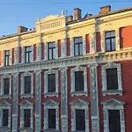 Golden Palms Apartment In The City Centre