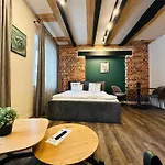 Colonel Suites & Apartments