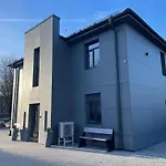 Brivibas Residence - East / West, Free Privat Parking, Free Wifi, Self Check-In