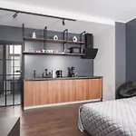 Old Town Stylish Studio With Spacious Bathroom