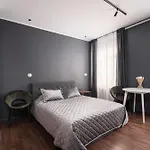 Old Town Stylish Studio With Spacious Bathroom
