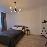 City Inn River View 2 Bedroom Apartment With Parking