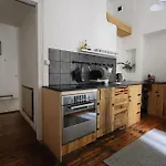 Spacious 3 Room Apartment In Art Nouveau District