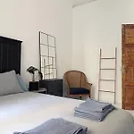 Spacious 3 Room Apartment In Art Nouveau District