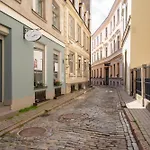 Stylish Old Town Apartment On Mucenieku Street