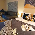 Elegant Old Town Toffee Bliss Apartment, Self Check-In, Steps From Bus Station