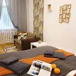 City Center Two Room Apartment With One Bedroom, Up To 5 Guests, Self Check-In, Free Parking