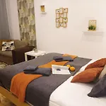 City Center Two Room Apartment With One Bedroom, Up To 5 Guests, Self Check-In, Free Parking