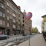 Brivibas Yard Apartment With Parking In City Center