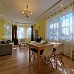 Boutigue City House With Terrace And Garden Free Parking