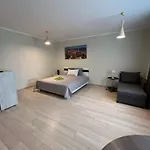Beautiful Apartment Great Location Free Parking