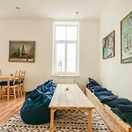 Cinnamon Sally Backpackers Hostel