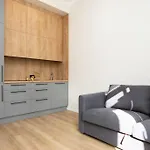 Bright And Central 2-Room Flat Near The Old Town