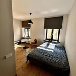 Riga\'S Essence: Stylish City Apartment