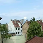 Sunlit Loft Apartment Riga