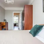 Chaka Apartments