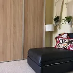 Sunny 1 Bedroom Apt In Center Next To Park
